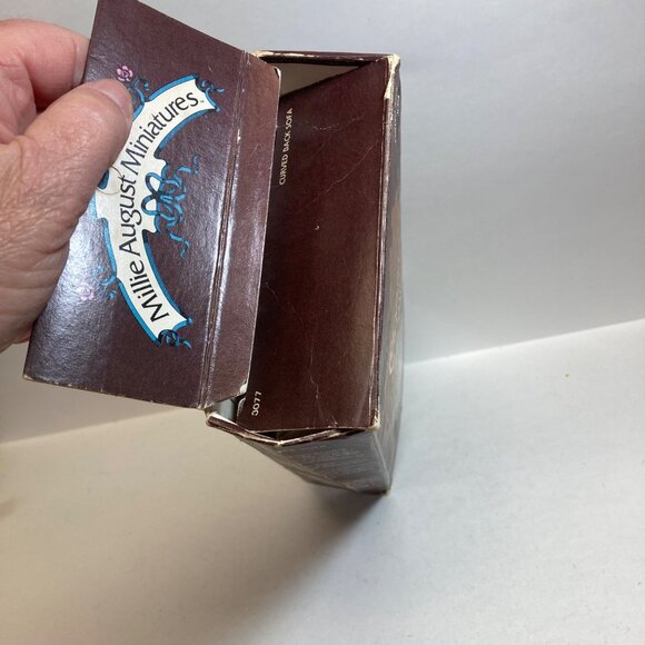 Millie August Miniatures Curved Back Sofa #3077 Vintage open box Dollhouse - Picture 5 of 6